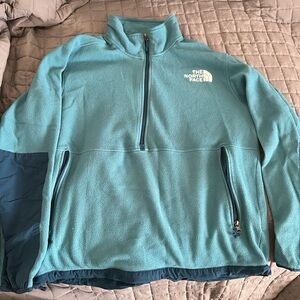 Men’s North Face Sweater